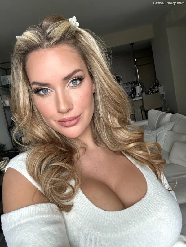 Paige Spiranac photo 18 of 4620
