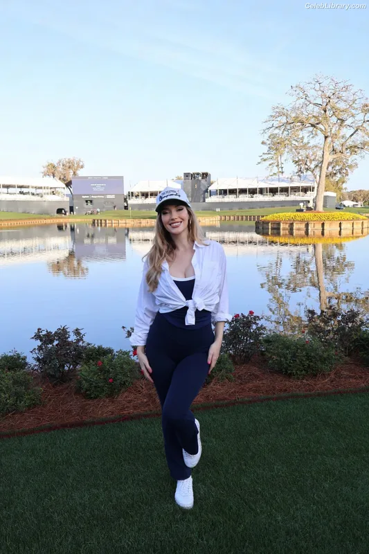 Paige Spiranac photo 20 of 4620