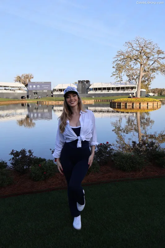 Paige Spiranac photo 19 of 4620