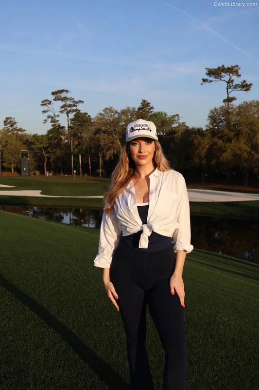 Paige Spiranac photo 9 of 4620