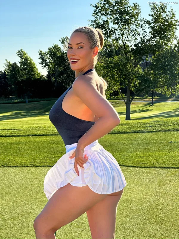 Paige Spiranac photo 19 of 4620
