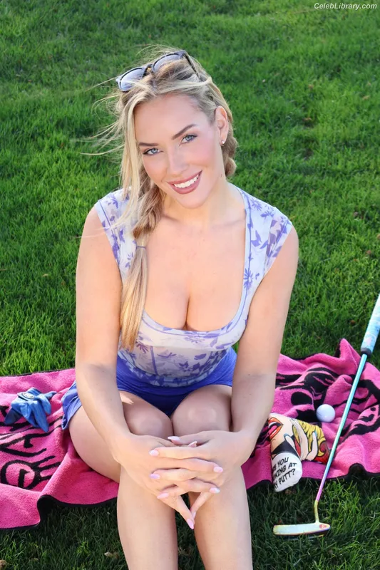 Paige Spiranac photo 21 of 4620