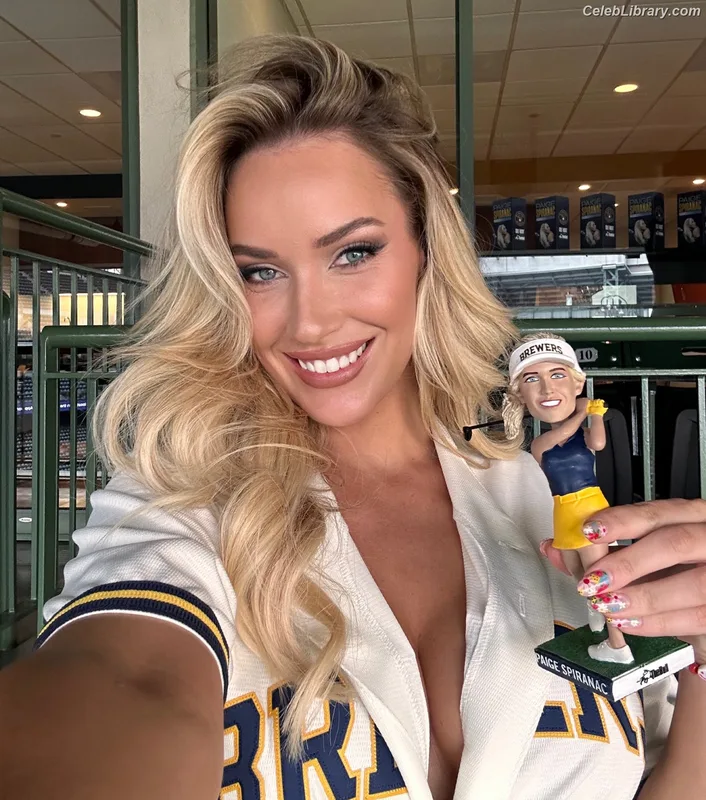 Paige Spiranac photo 9 of 4620