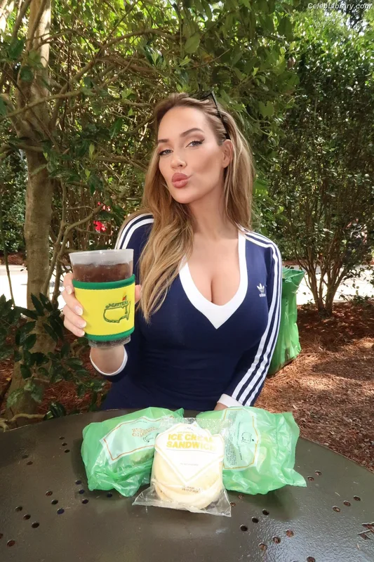 Paige Spiranac photo 17 of 4620