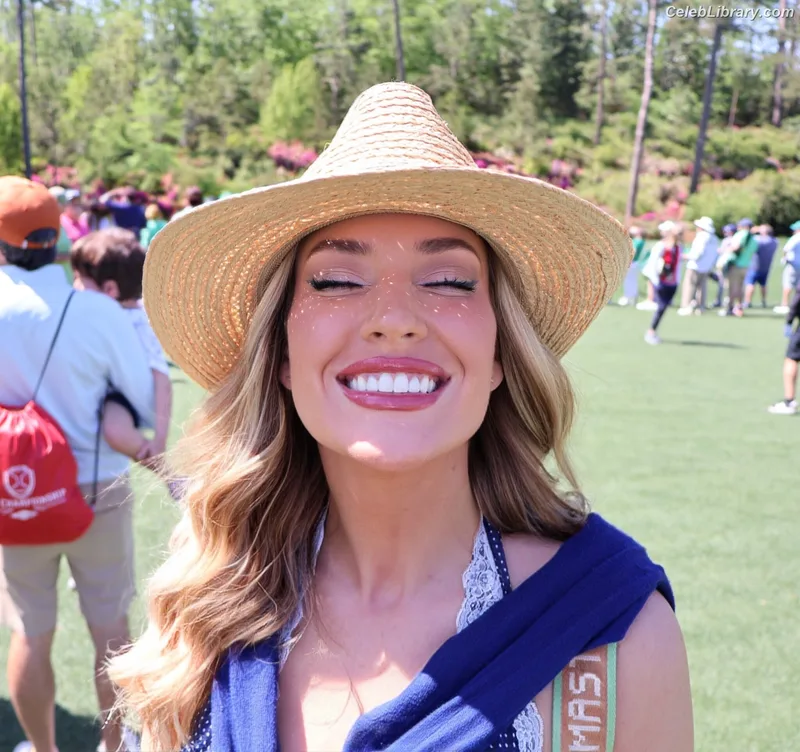 Paige Spiranac photo 22 of 4620