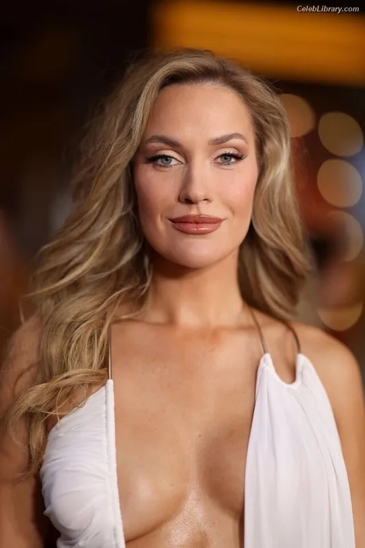 Paige Spiranac photo 18 of 4620