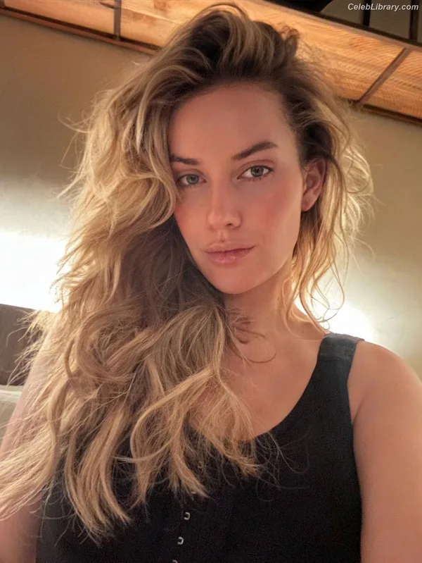 Paige Spiranac photo 7 of 4620