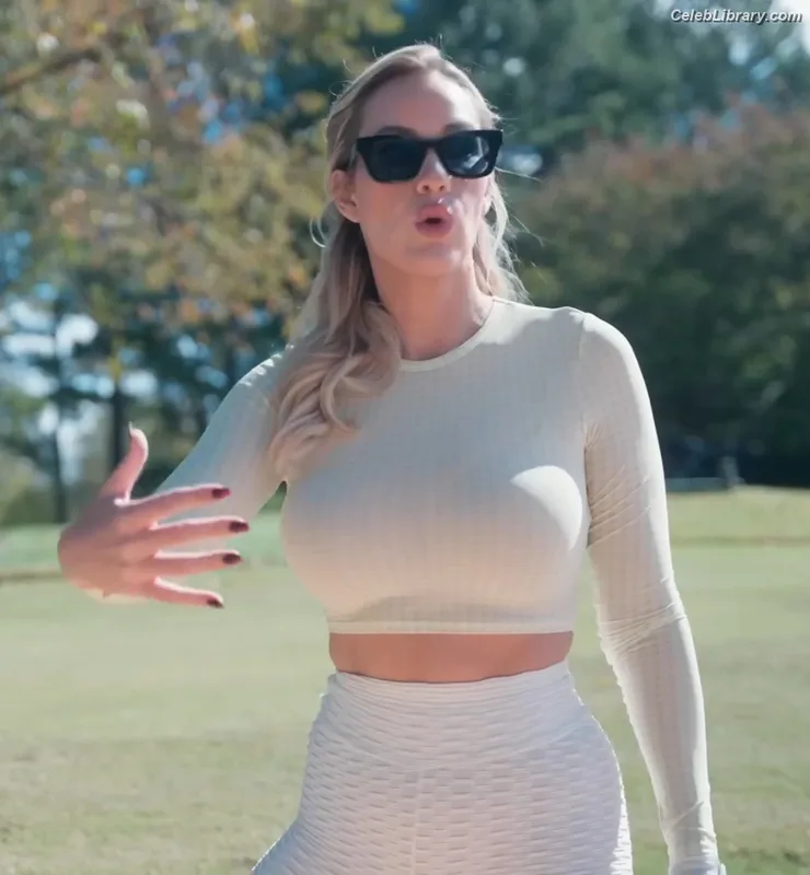 Paige Spiranac photo 22 of 4620