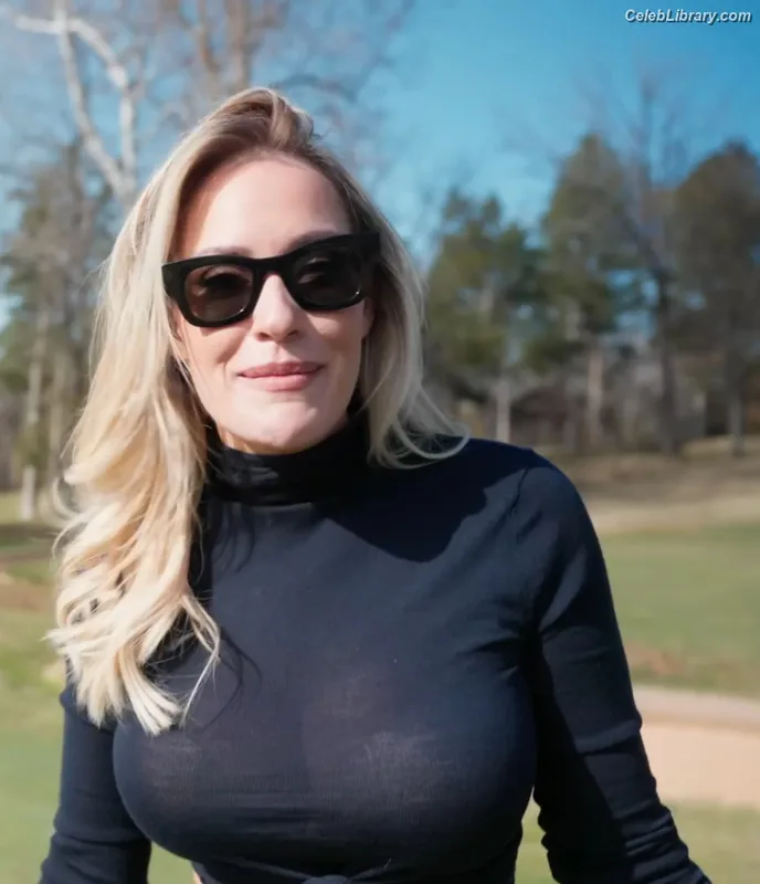 Paige Spiranac photo 22 of 4620