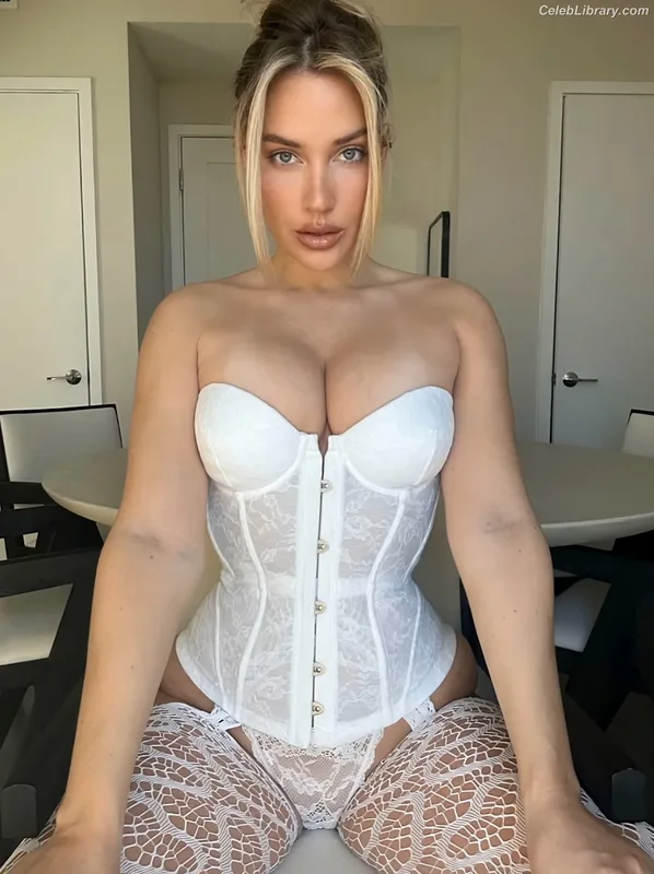 Paige Spiranac photo 2 of 4620