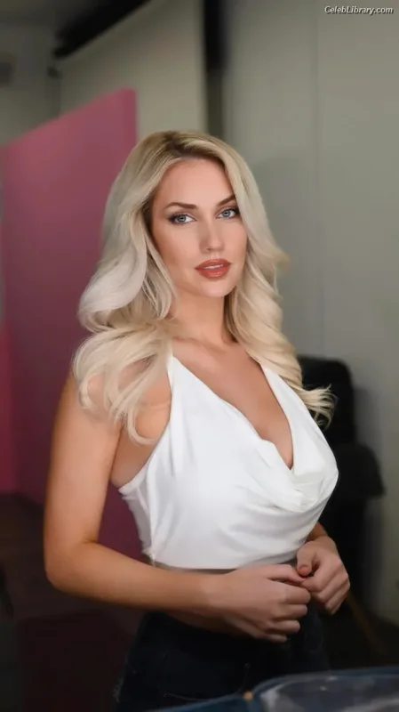 Paige Spiranac photo 4 of 4620