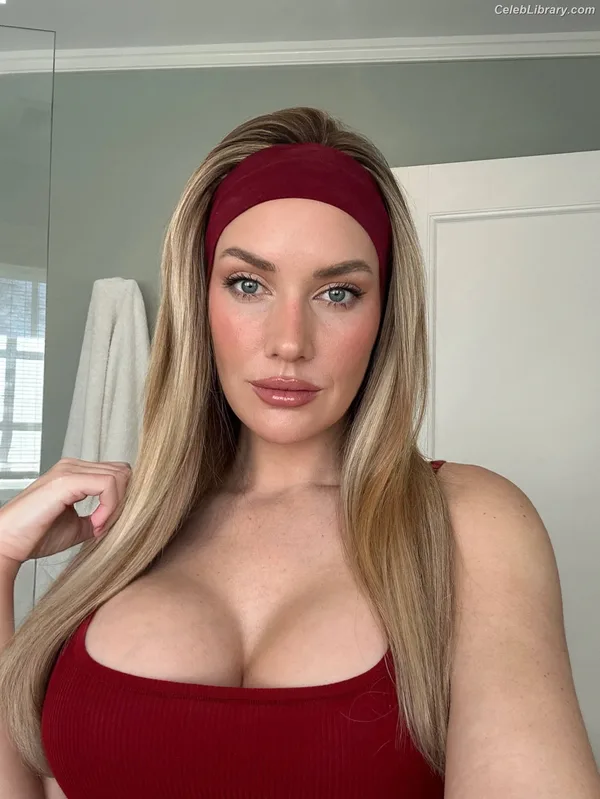 Paige Spiranac photo 10 of 4620