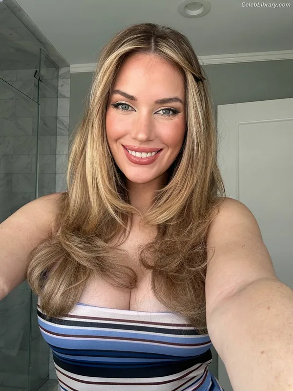 Paige Spiranac photo 17 of 4620