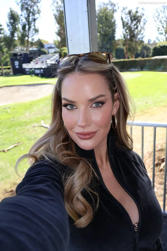 Paige Spiranac photo 16 of 4620