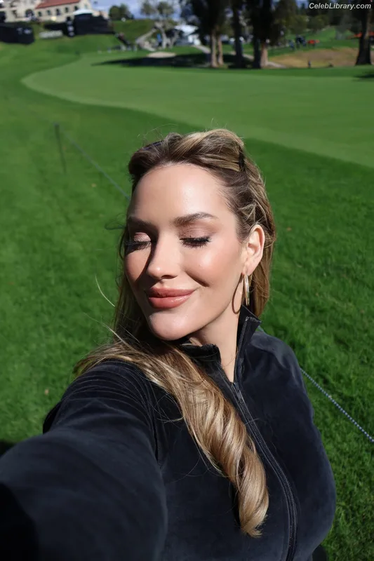 Paige Spiranac photo 17 of 4620