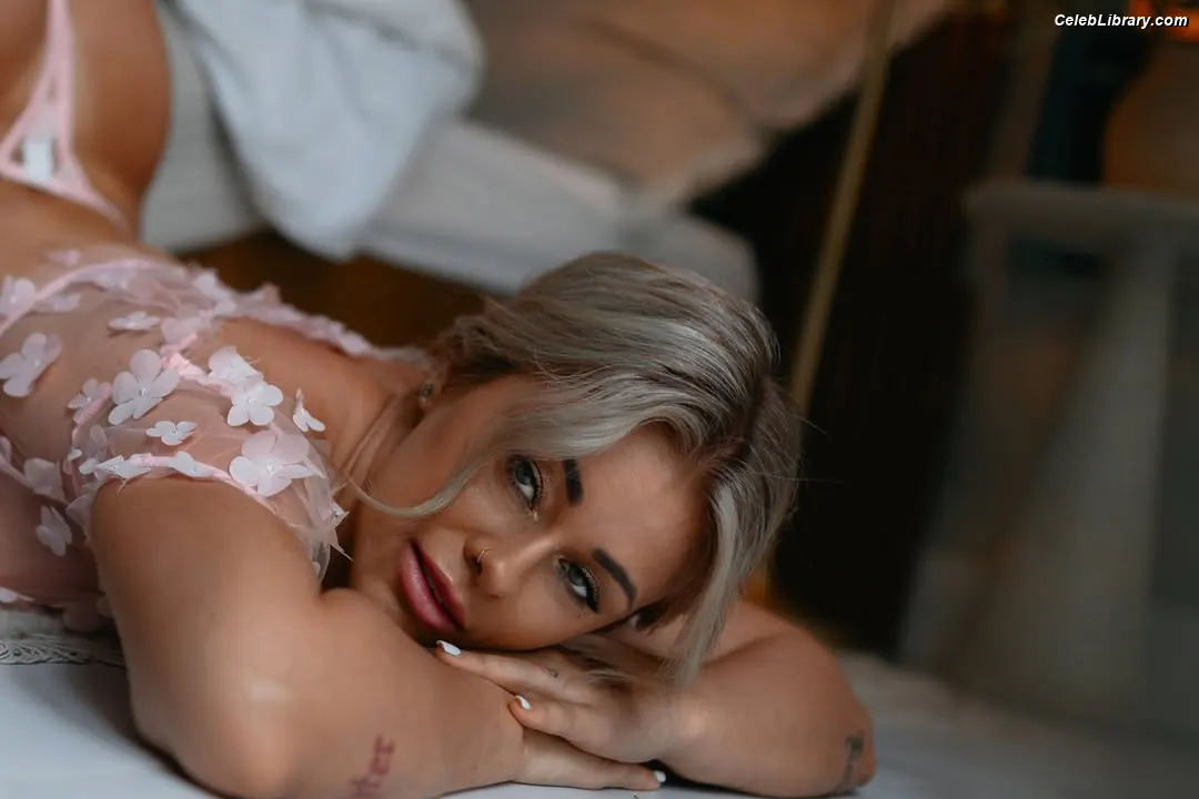 Paige Vanzant photo 17 of 215