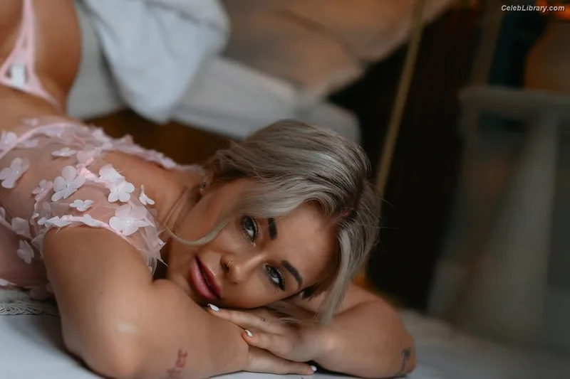 Paige Vanzant photo 17 of 216