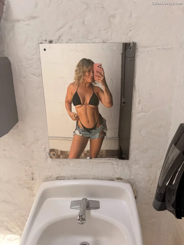 Paige Vanzant photo 20 of 216