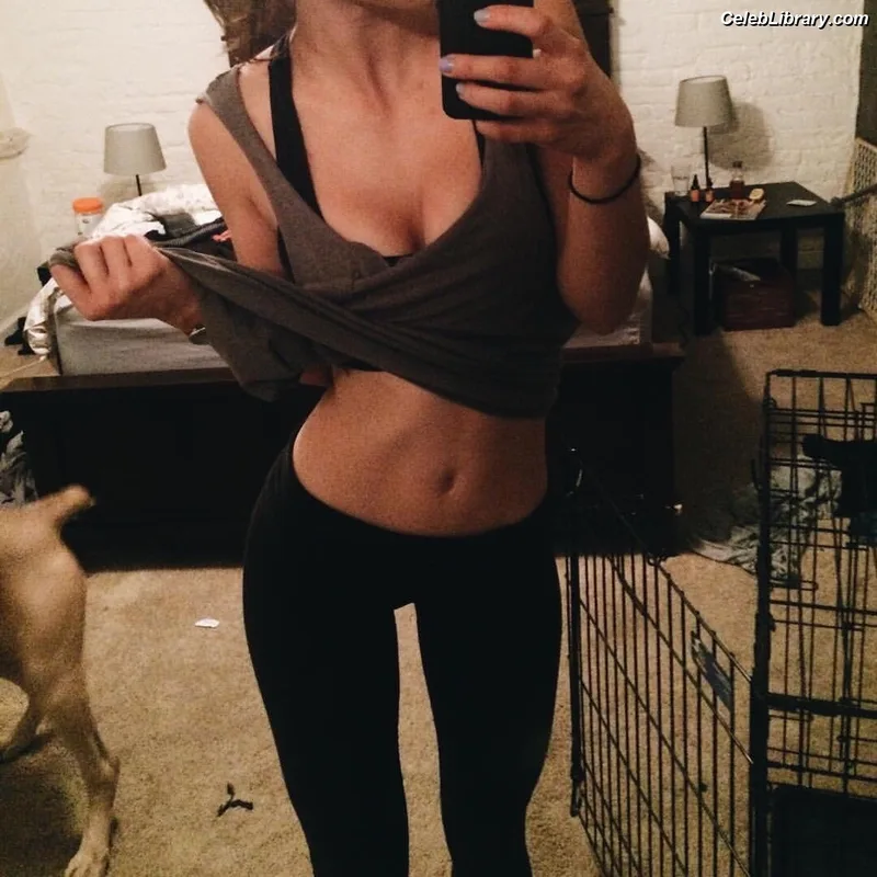 Paige Wyatt photo 10 of 70