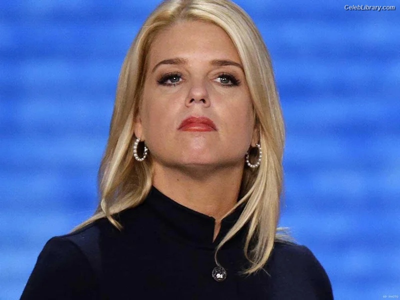 Pam Bondi photo 16 of 24