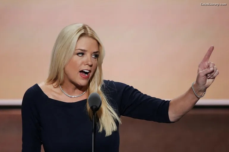 Pam Bondi photo 23 of 24