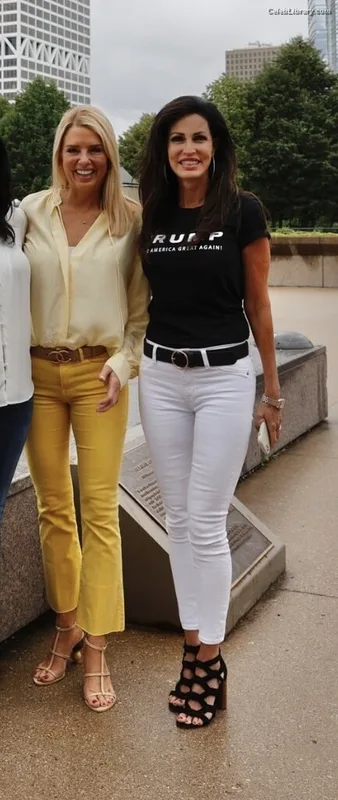 Pam Bondi photo 9 of 24