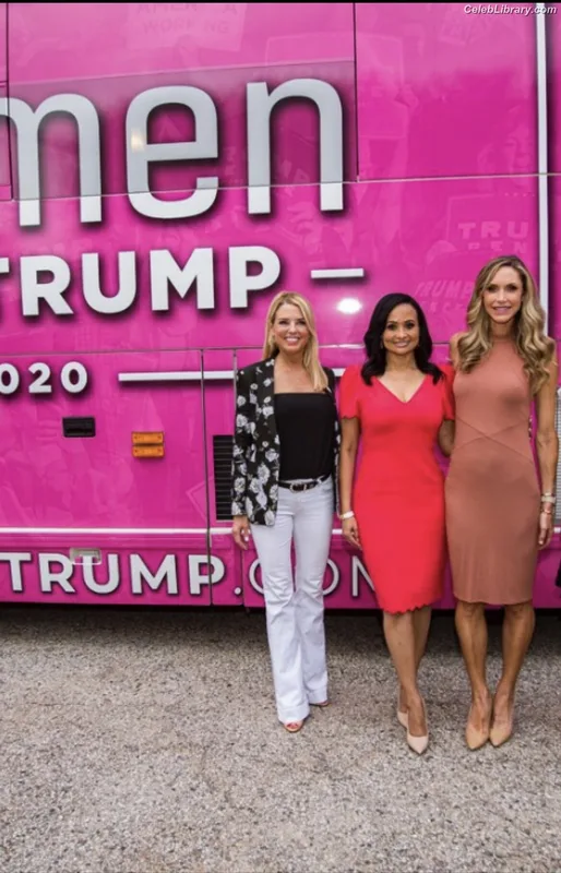 Pam Bondi photo 12 of 24