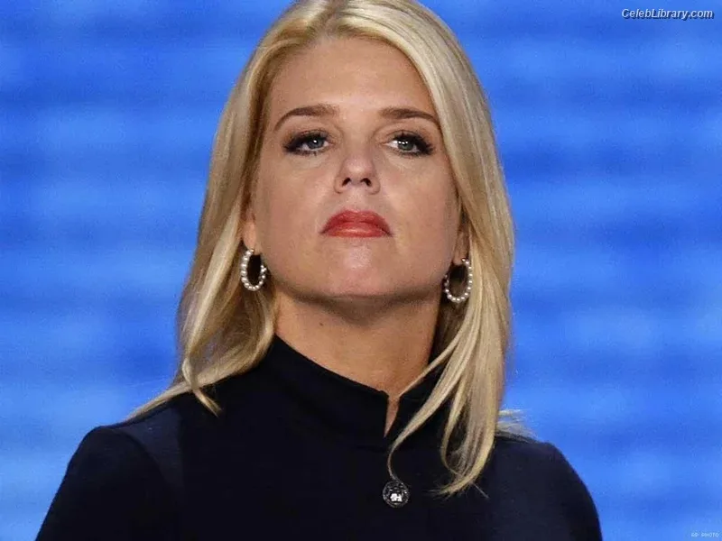 Pam Bondi photo 16 of 24