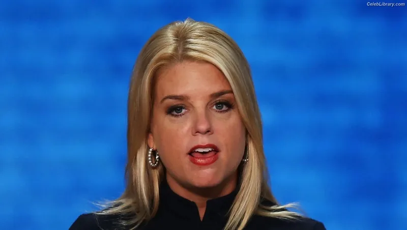 Pam Bondi photo 17 of 24