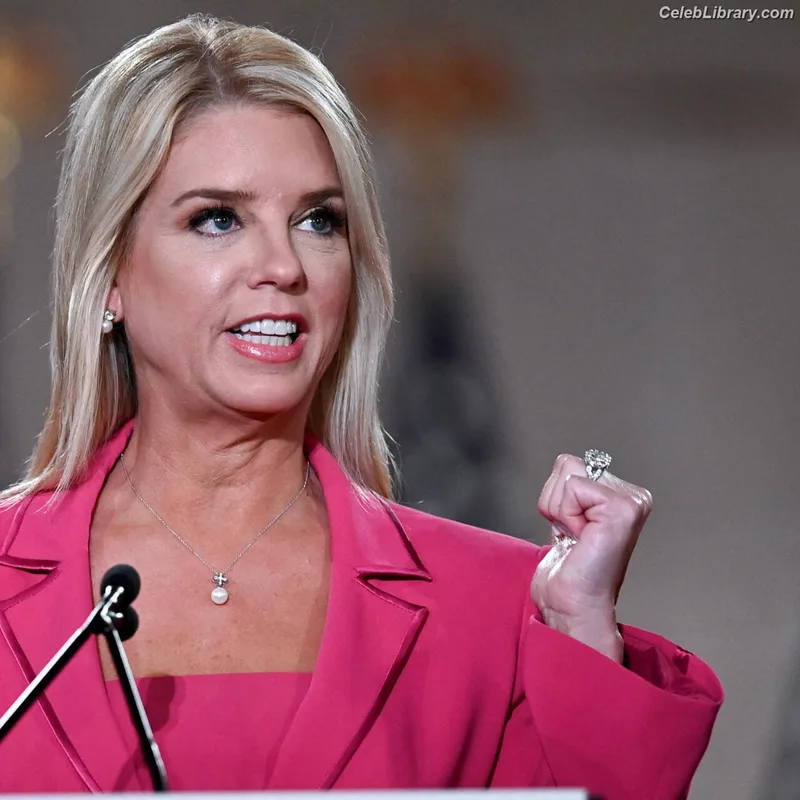 Pam Bondi photo 20 of 24