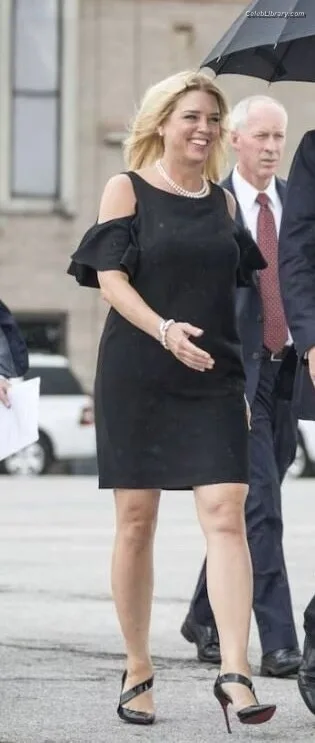 Pam Bondi photo 24 of 24