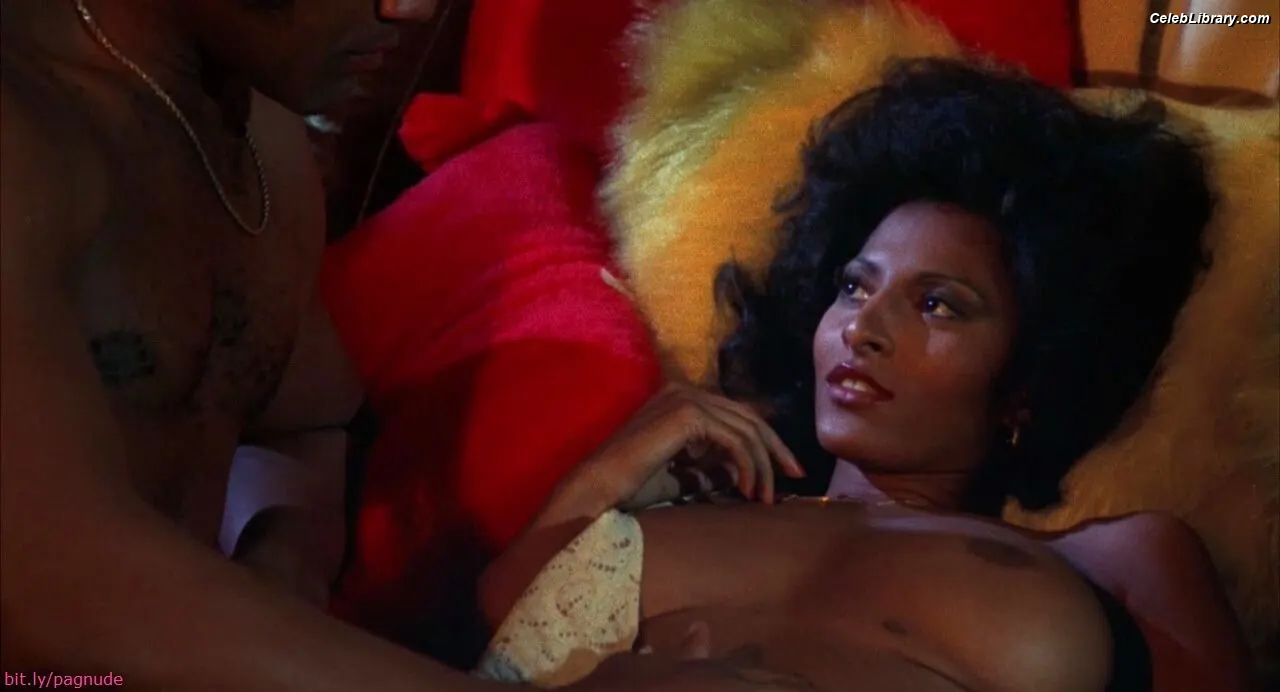 Pam Grier photo 7 of 176