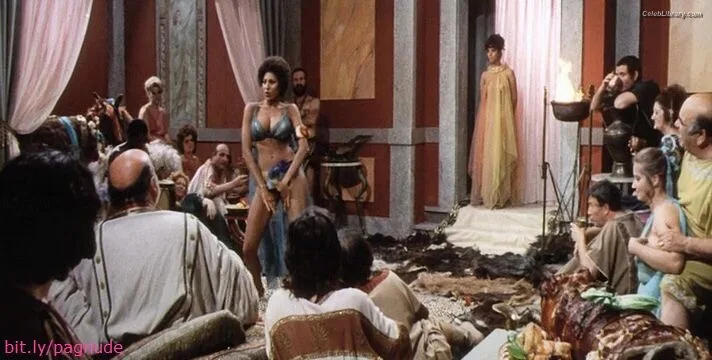 Pam Grier photo 24 of 177