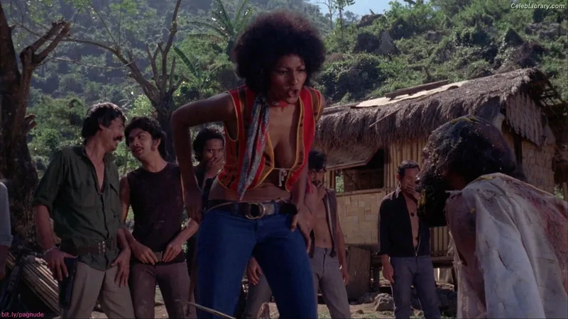 Pam Grier photo 13 of 177