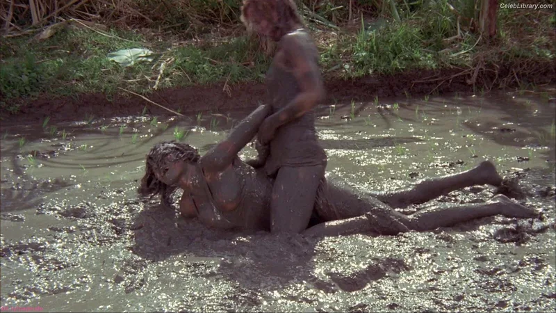 Pam Grier photo 21 of 177