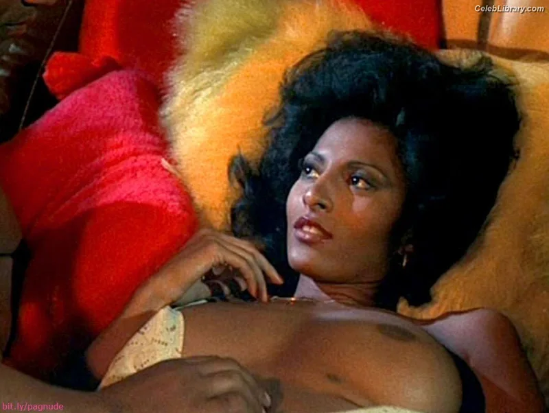 Pam Grier photo 23 of 177
