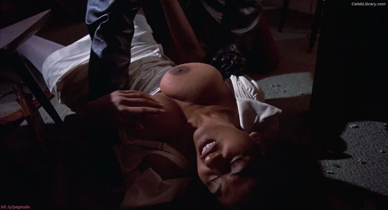 Pam Grier photo 2 of 177