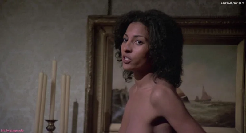 Pam Grier photo 14 of 177