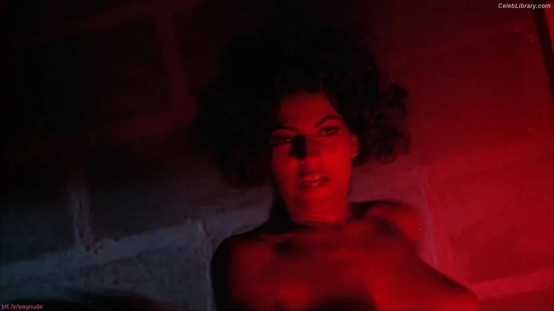 Pam Grier photo 4 of 177