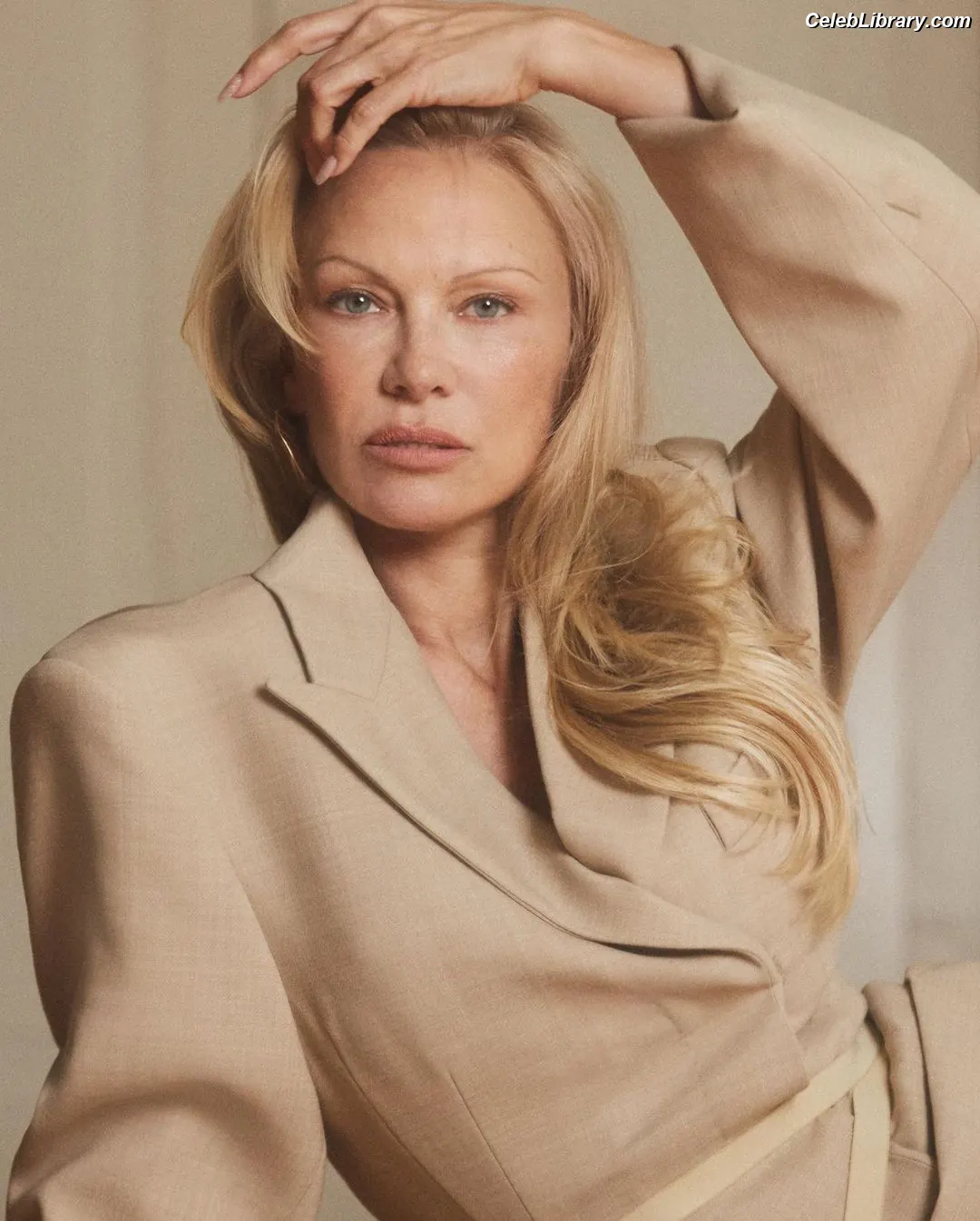 Pamela Anderson photo 17 of 1100