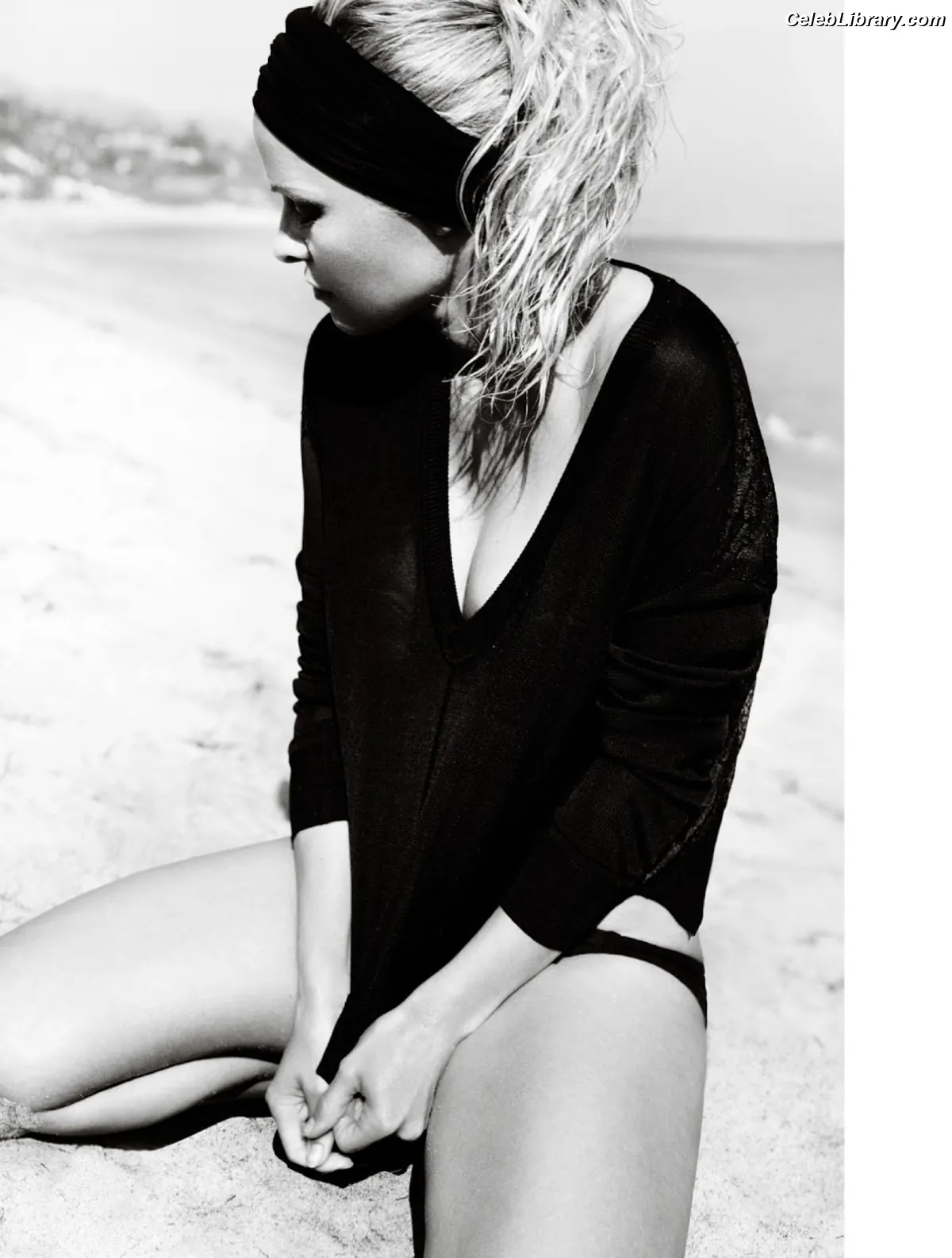 Pamela Anderson photo 16 of 1100