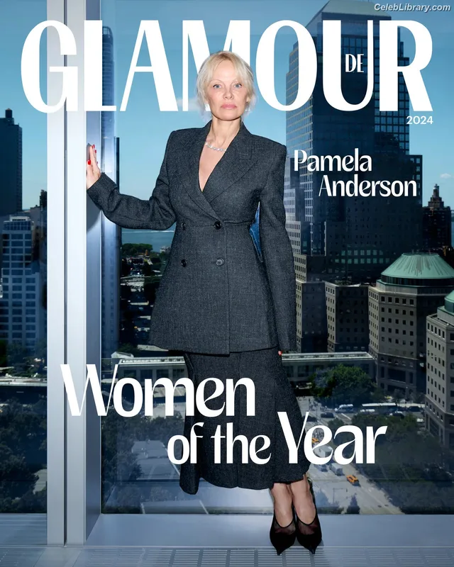 Pamela Anderson photo 17 of 1098