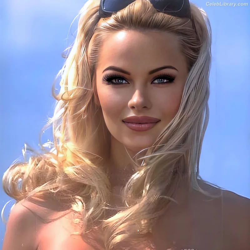 Pamela Anderson photo 19 of 1098