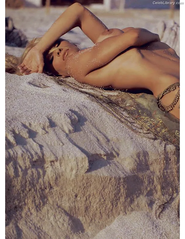 Pamela Anderson photo 6 of 1098
