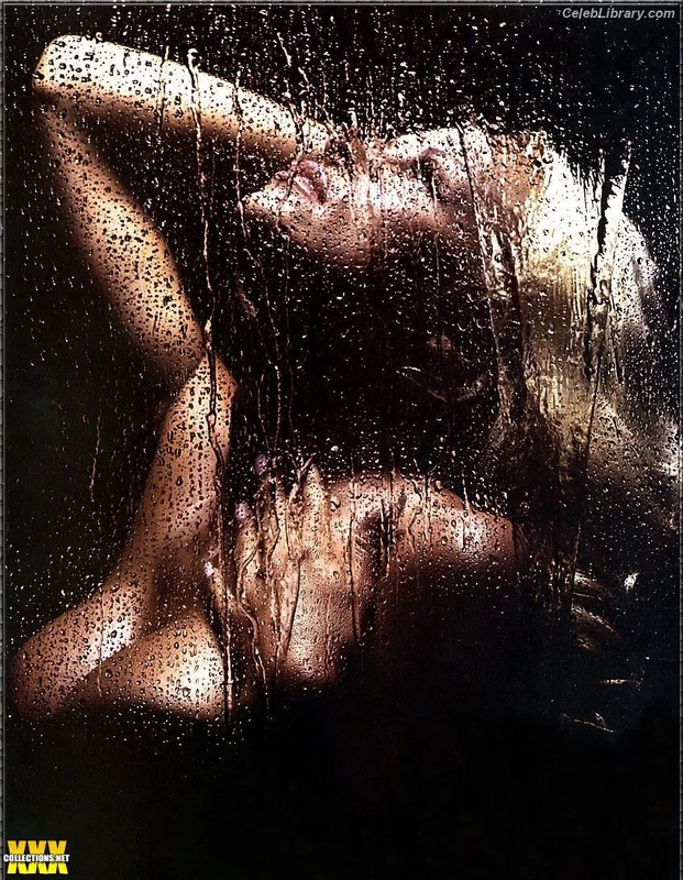 Pamela Anderson photo 6 of 1098