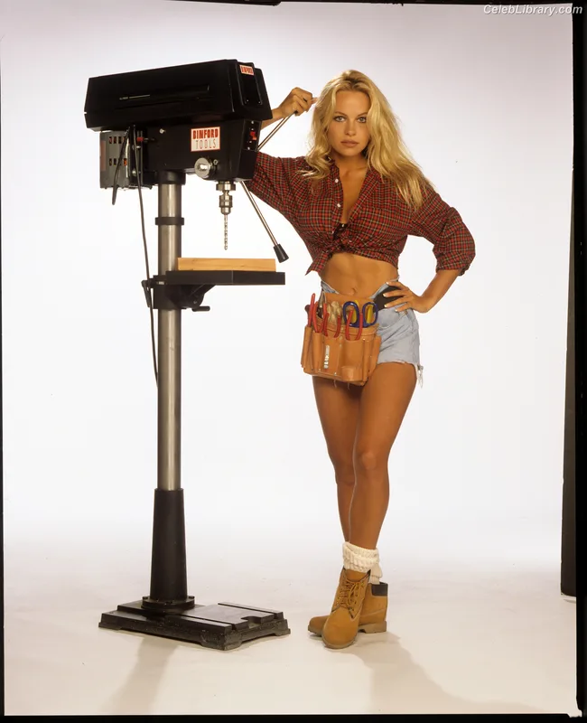 Pamela Anderson photo 24 of 1098