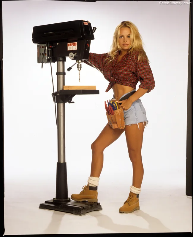 Pamela Anderson photo 12 of 1098