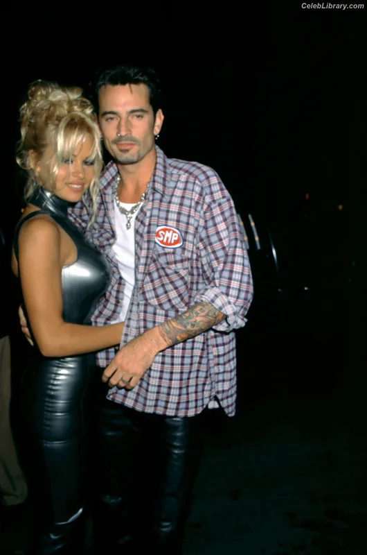 Pamela Anderson photo 24 of 1098