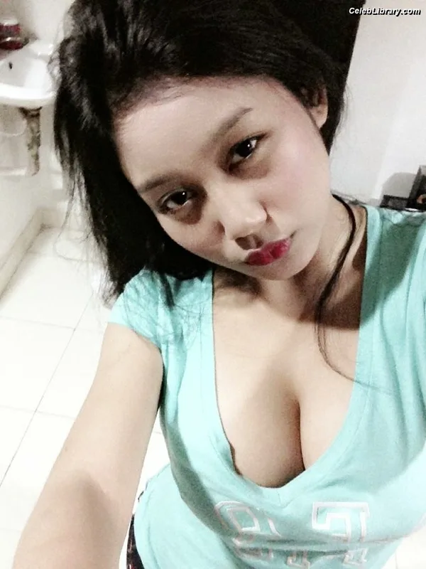 Pamela Safitri photo 2 of 127
