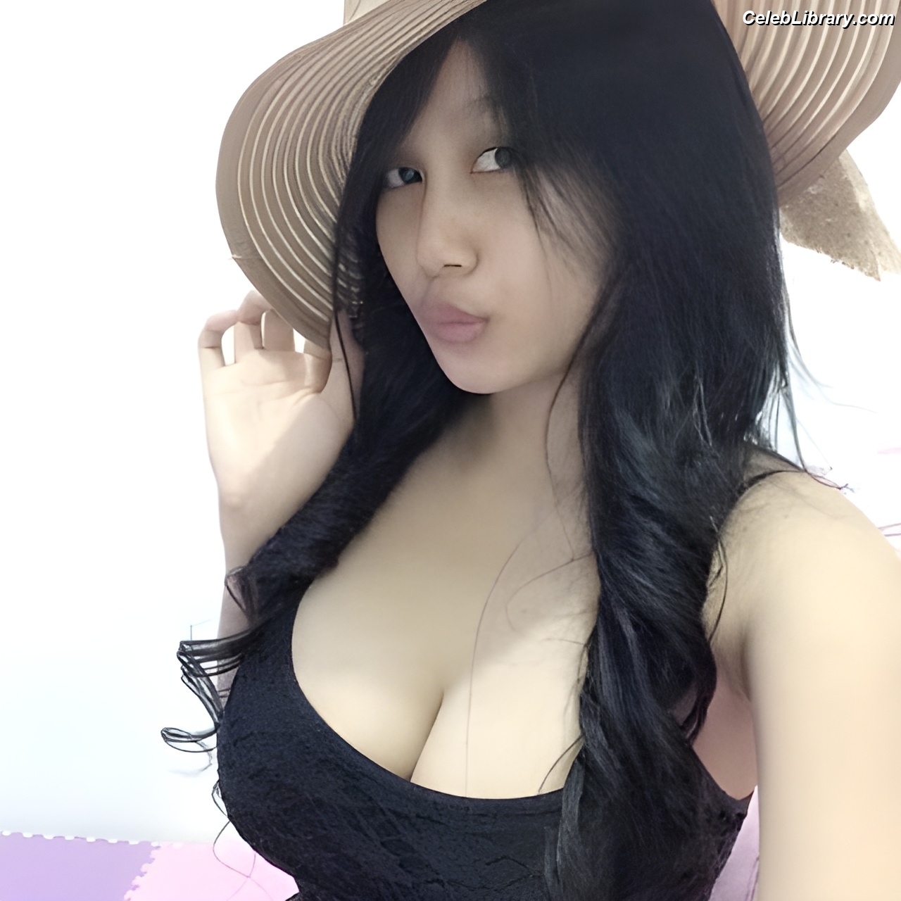 Pamela Safitri photo 4 of 127